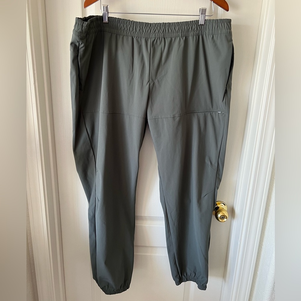 Women’s joggers